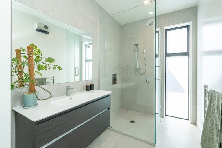 Photo of property in 29 Weston Road, St Albans, Christchurch, 8052