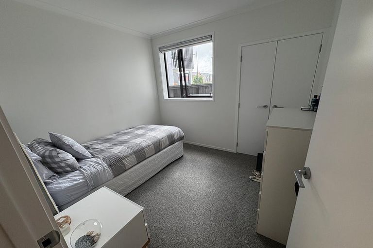 Photo of property in 27 Manarini Road, Westgate, Auckland, 0614