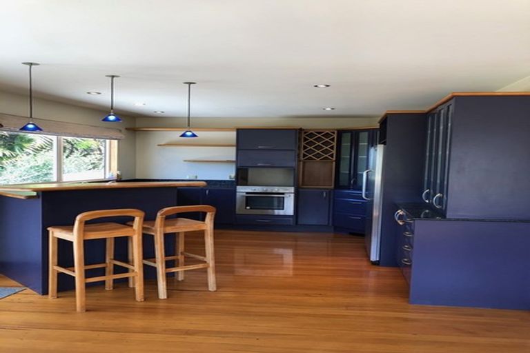 Photo of property in 4 Adelie Place, Murrays Bay, Auckland, 0630