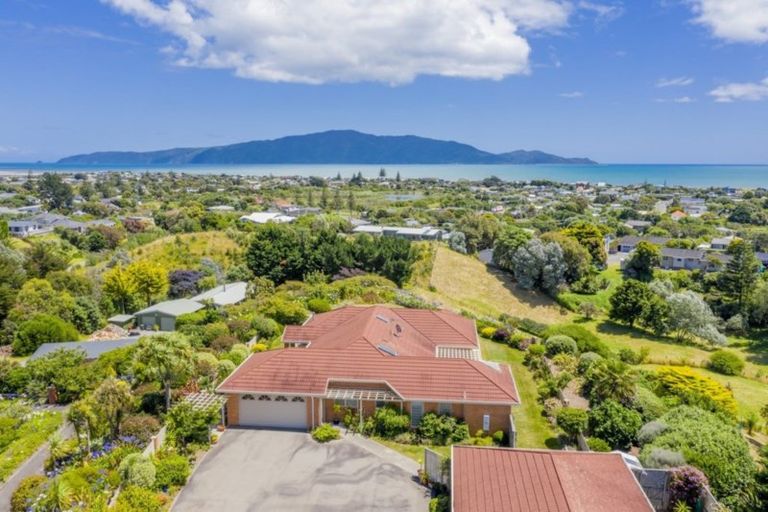 Photo of property in 31 Flaxmere Street, Waikanae Beach, Waikanae, 5036