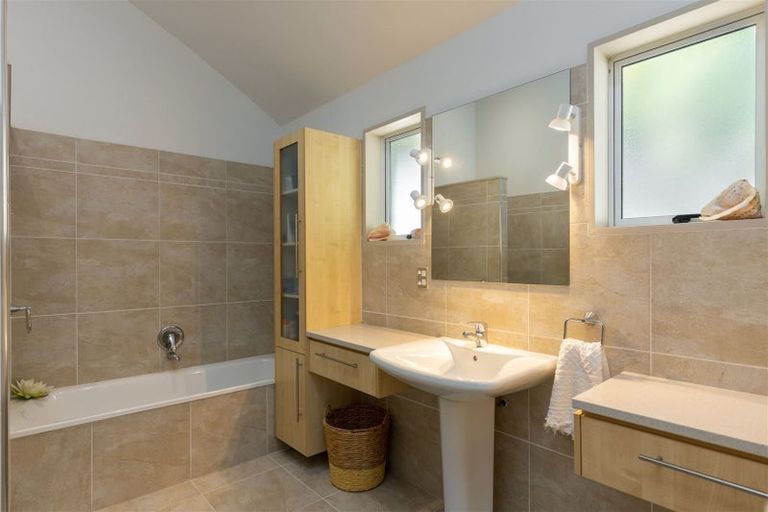 Photo of property in 2 Marina View Estate, Waikawa, Picton, 7281