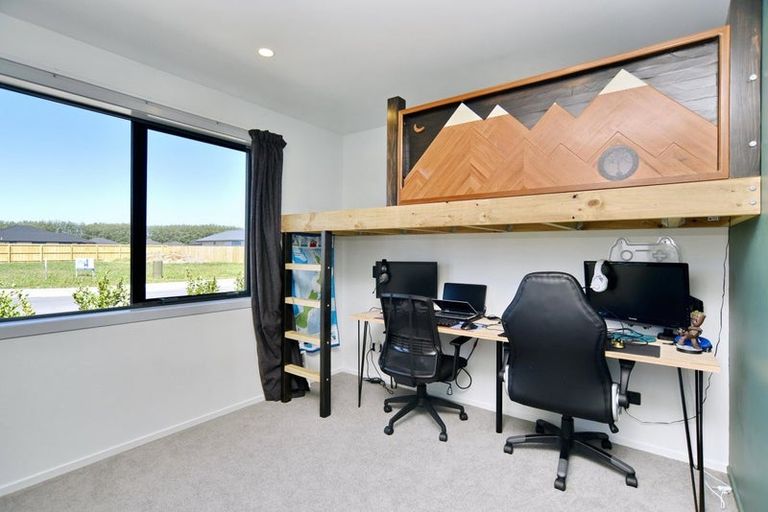 Photo of property in 48 Chambers Avenue, Woodend, 7691