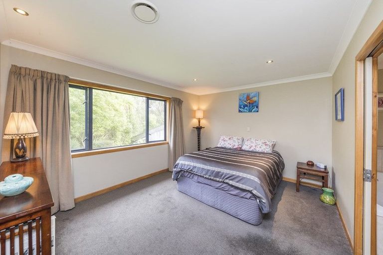 Photo of property in 56 Ruapehu Drive, Fitzherbert, Palmerston North, 4410