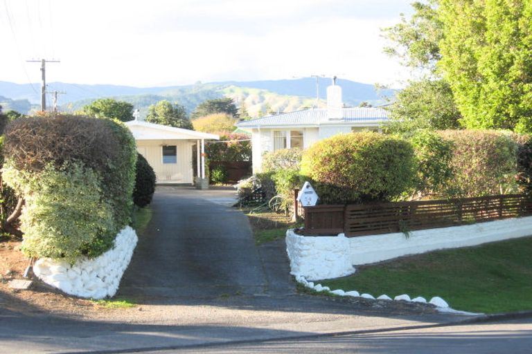 Photo of property in 54 Freemans Road, Otaki, 5512
