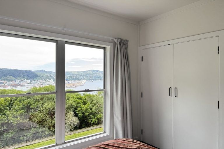 Photo of property in 38 Robieson Street, Roseneath, Wellington, 6011