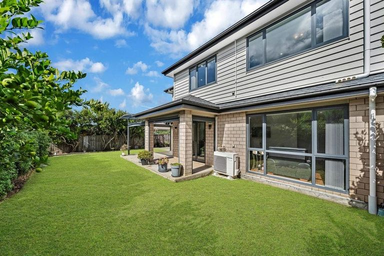 Photo of property in 12 Nandi Lane, Ranui, Auckland, 0612