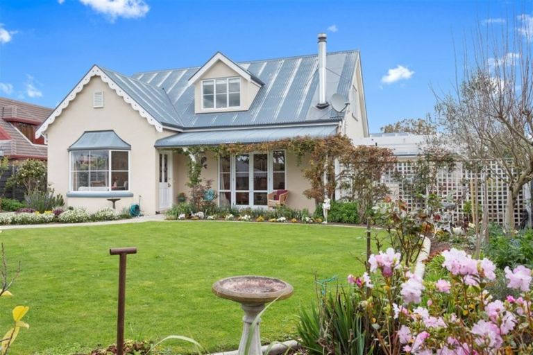 Photo of property in 33 Taranaki Drive, Woodend, 7610