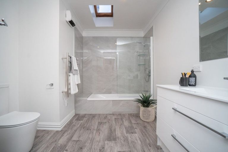 Photo of property in 136 Heretaunga Street, Palmerston North, 4414