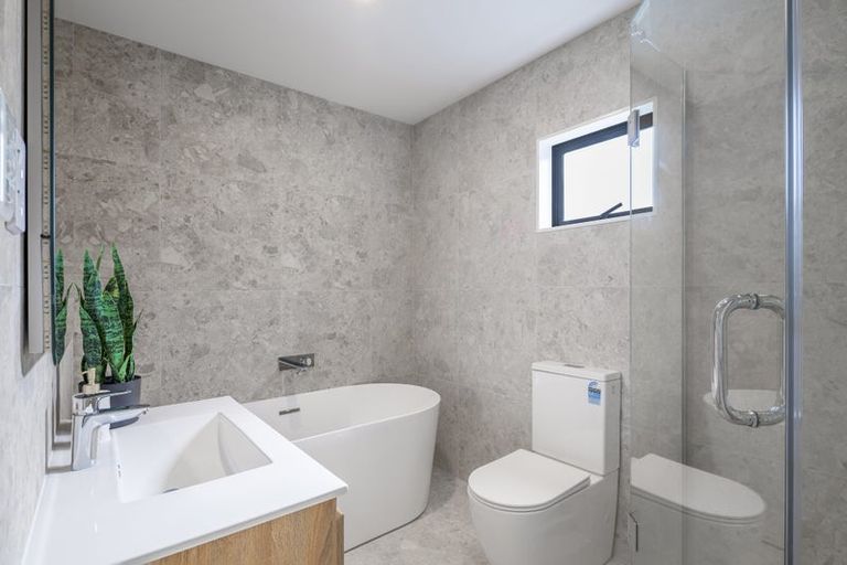 Photo of property in 1/12 Manuwai Road, Torbay, Auckland, 0630