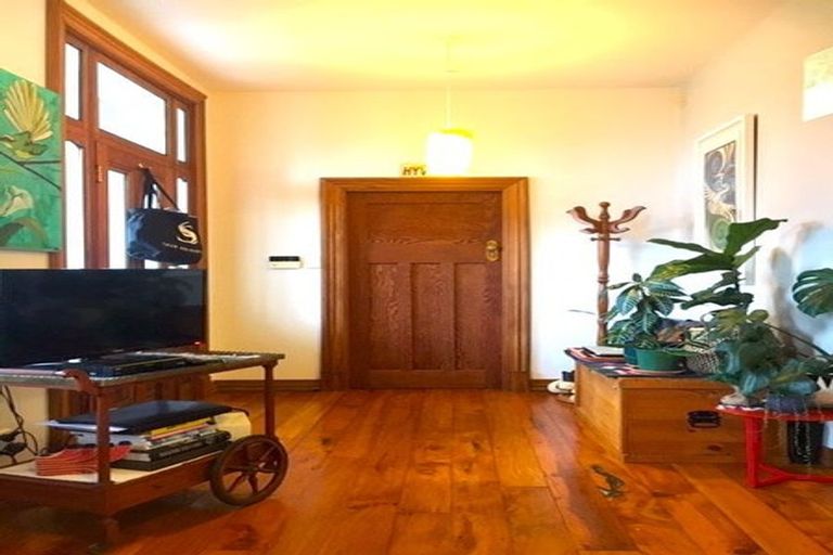 Photo of property in 37 Lawrence Street, Newtown, Wellington, 6021