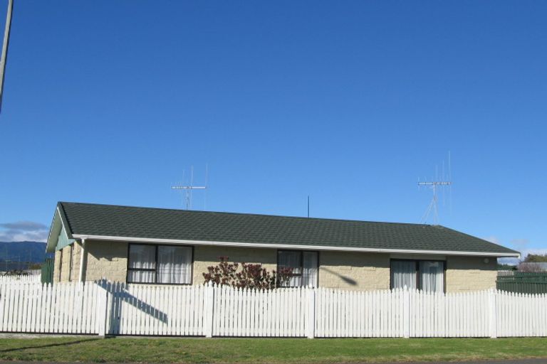 Photo of property in 44 Norfolk Crescent, Otaki Beach, Otaki, 5512