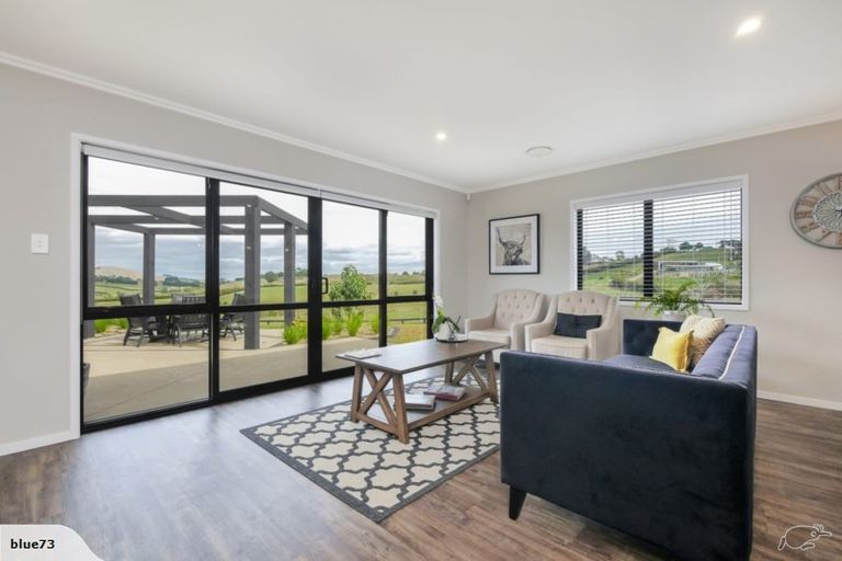 Photo of property in 24 Medhurst Road North, Bombay, 2675