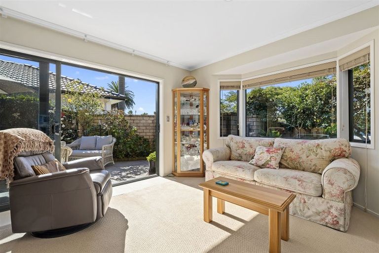 Photo of property in 6 Saint Heliers Place, Papamoa Beach, Papamoa, 3118