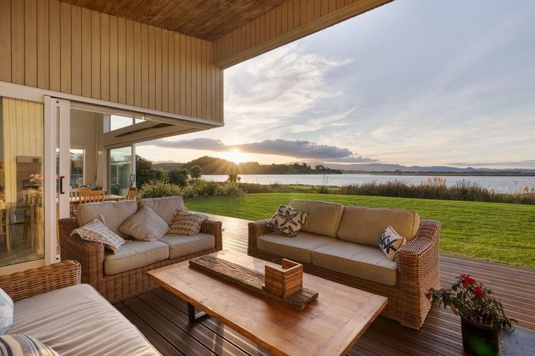 Photo of property in 37 Pahoia Beach Road, Whakamarama, Tauranga, 3172