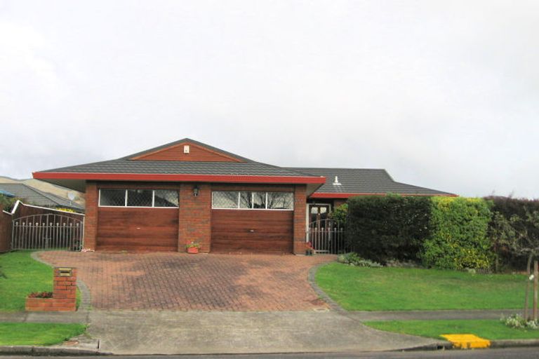 Photo of property in 3 Balmerino Grove, Waikanae, 5036