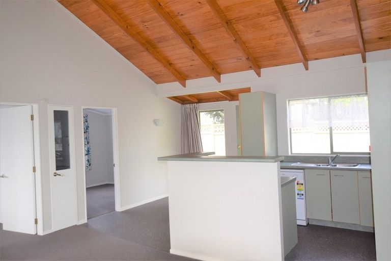 Photo of property in 106a Royal Road, Massey, Auckland, 0614