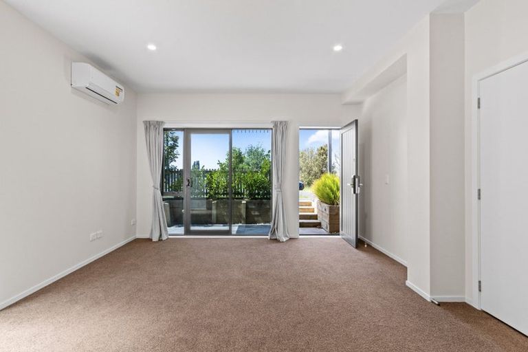 Photo of property in 2/7 Dyer Street, Whitiora, Hamilton, 3200