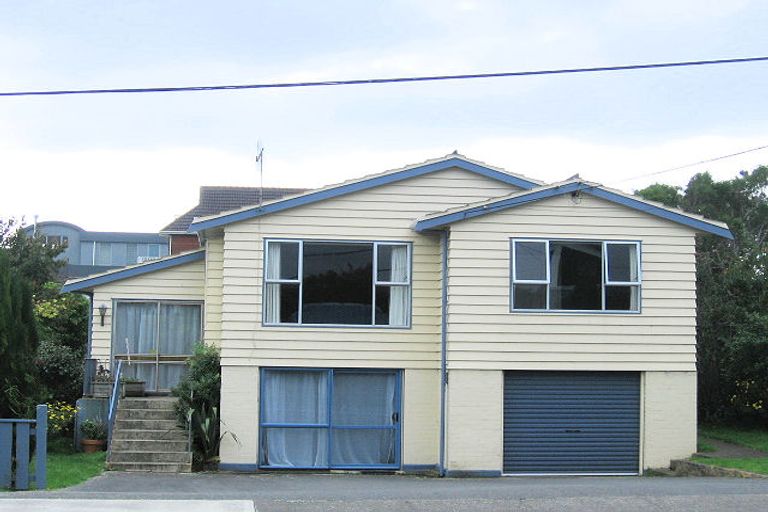 Photo of property in 33 Ocean Road, Paraparaumu Beach, Paraparaumu, 5032