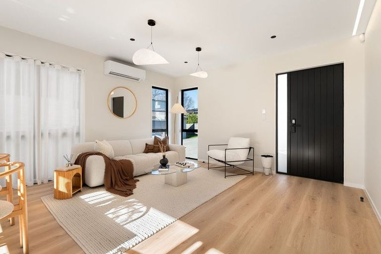 Photo of property in 2a Knights Close, Rothesay Bay, Auckland, 0630