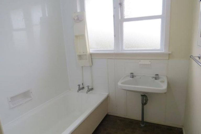 Photo of property in 1/16 Ridd Street, Lynmouth, New Plymouth, 4310