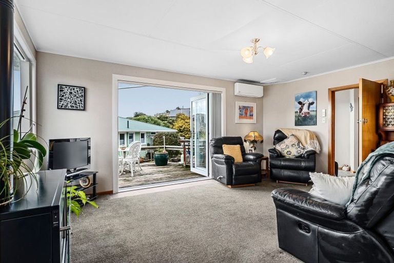 Photo of property in 6 Eton Place, Spotswood, New Plymouth, 4310
