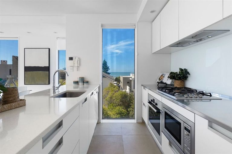 Photo of property in 9/22 Esplanade, Sumner, Christchurch, 8081