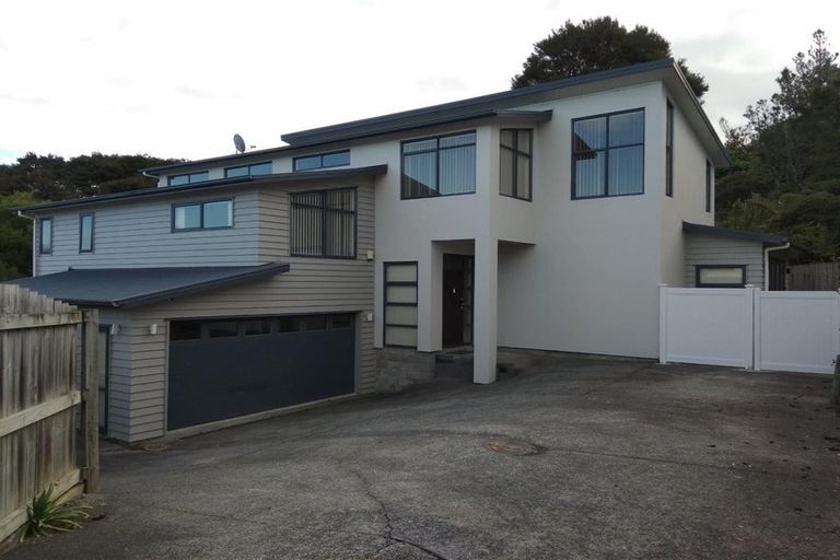 Photo of property in 21 Zara Court, Windsor Park, Auckland, 0632
