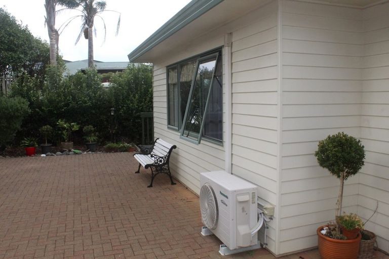 Photo of property in 2/15 Manuka Road, Bayview, Auckland, 0629