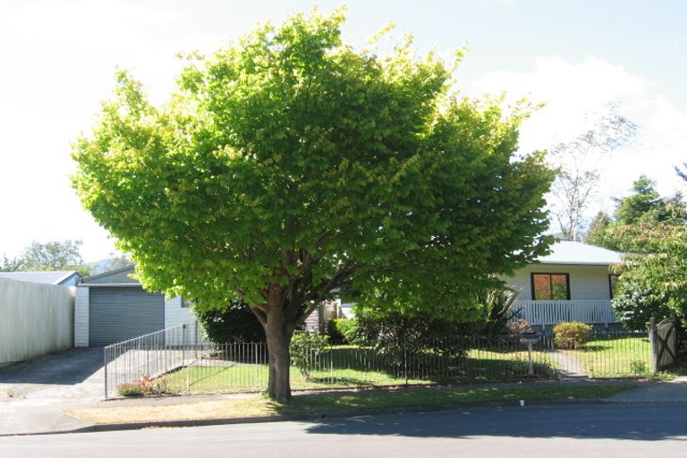 Photo of property in 3 Agate Grove, Birchville, Upper Hutt, 5018
