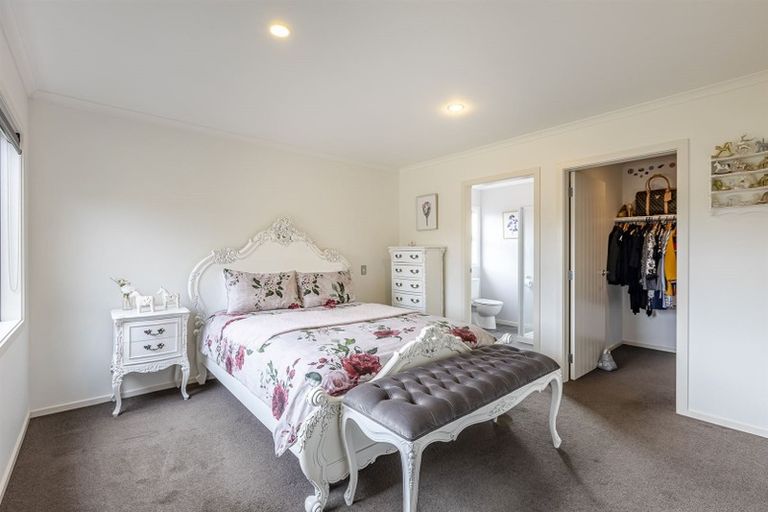 Photo of property in 23 Chestnut Close, Kelvin Grove, Palmerston North, 4414