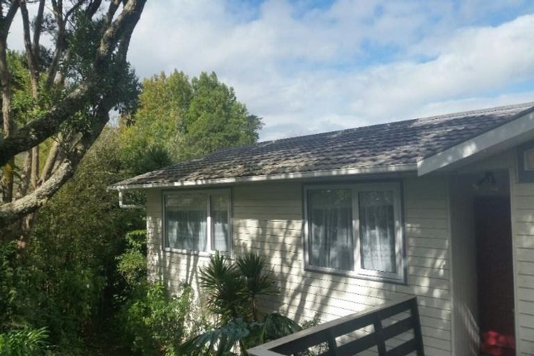 Photo of property in 1/29 Ridgewood Crescent, Birkenhead, Auckland, 0626