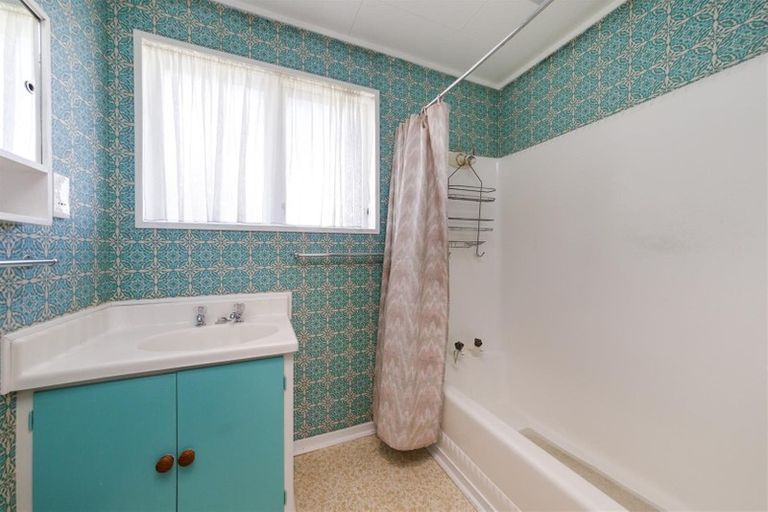 Photo of property in 8 Walker Crescent, Bulls, 4818