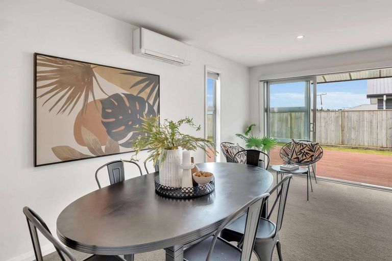 Photo of property in 27 Silicon Way, Fitzherbert, Palmerston North, 4410