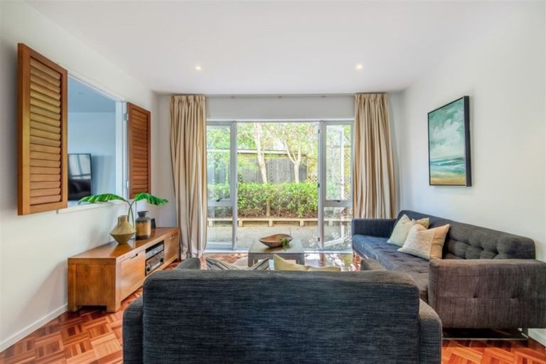 Photo of property in 45a Williamson Avenue, Belmont, Auckland, 0622