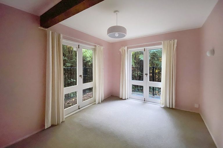 Photo of property in 221 Titirangi Road, Titirangi, Auckland, 0604