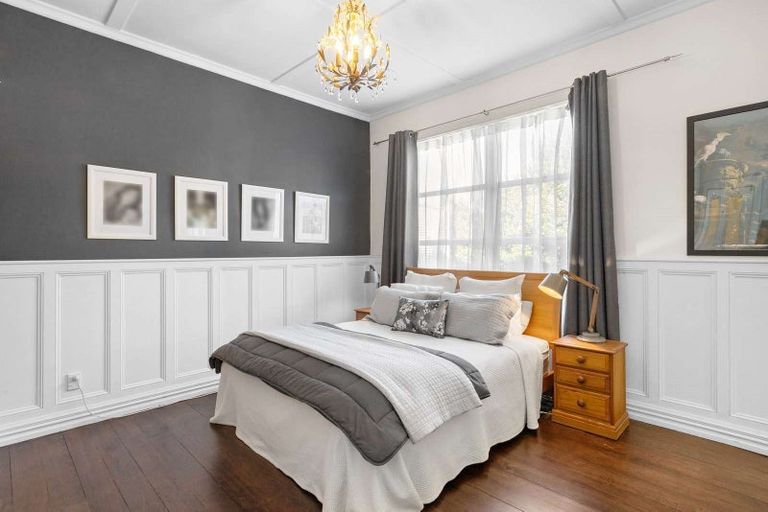 Photo of property in 24 Alfred Street, Northcote Point, Auckland, 0627