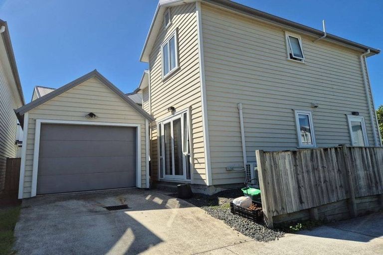 Photo of property in 28 Saddleback Crescent, Papakura, 2110