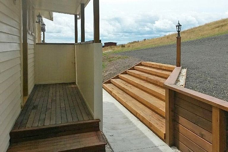 Photo of property in 1742 South Head Road, South Head, Helensville, 0874