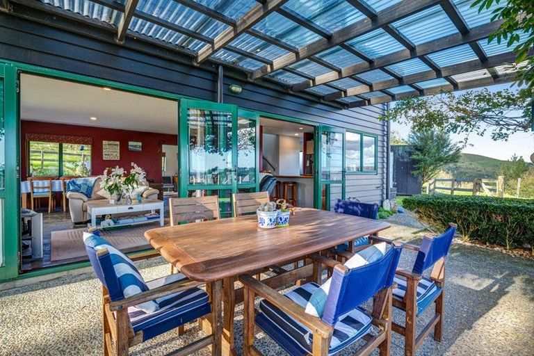 Photo of property in 88 Pipitiwai Drive, Helensville, Kaukapakapa, 0871