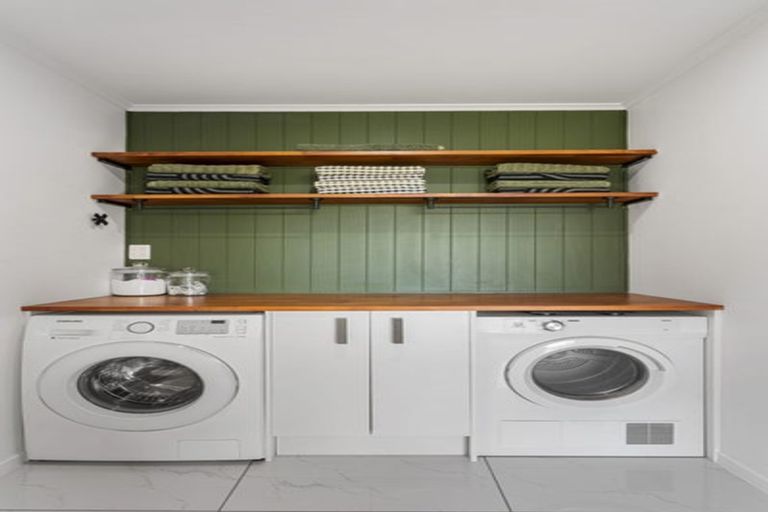 Photo of property in 110 Everitt Crescent, Whangamata, 3620