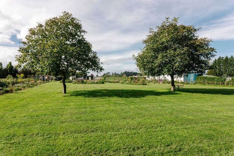 Photo of property in 47 Laws Road, Dannevirke, 4972