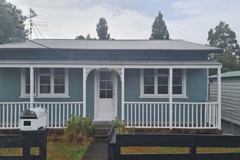 Photo of property in 30 Johnston Street, Featherston, 5710