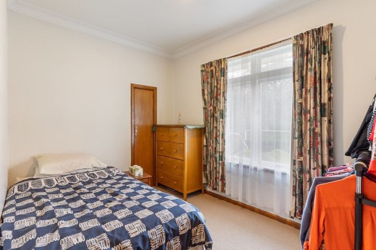 Photo of property in 83 Pupuke Road, Northcote, Auckland, 0627