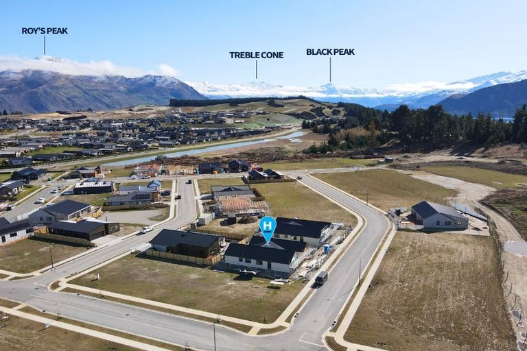 Photo of property in 14 Moonstone Street, Albert Town, Wanaka, 9305