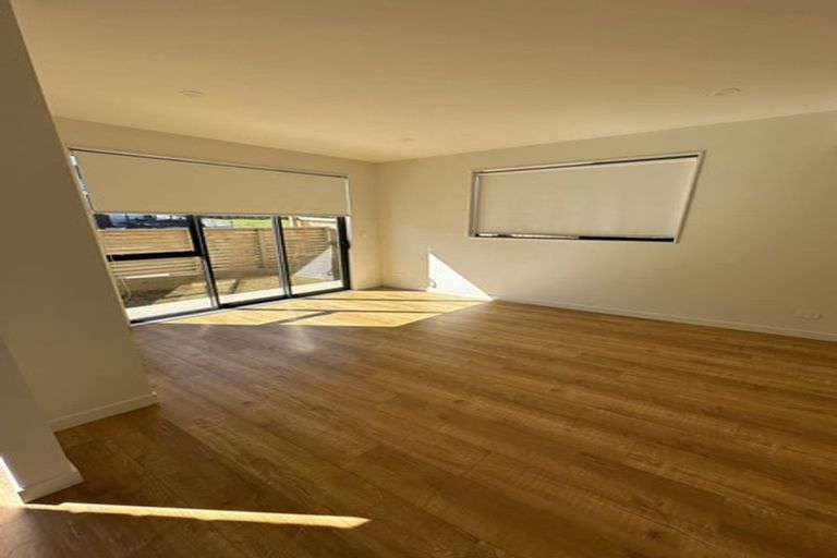 Photo of property in 20 Baumea Rise, Massey, Auckland, 0614