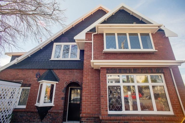 Photo of property in 35 Heriot Row, Dunedin Central, Dunedin, 9016