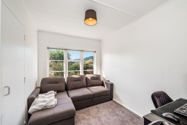 Photo of property in 3 Wairere Grove, Paraparaumu, 5032