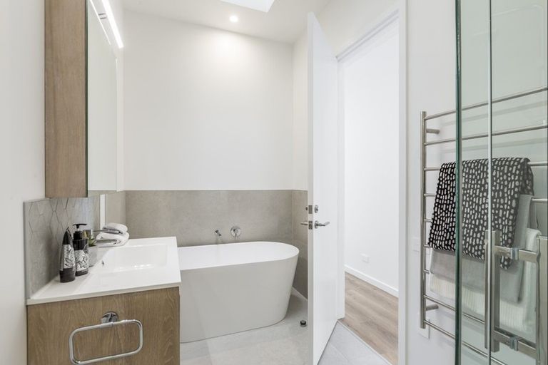 Photo of property in 6/14 Tamariki Avenue, Orewa, 0931