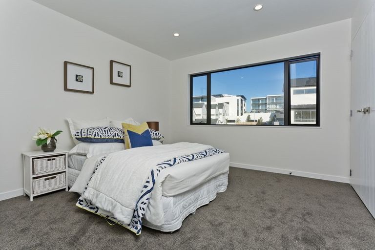 Photo of property in 12 Moki Place, Long Bay, Auckland, 0630