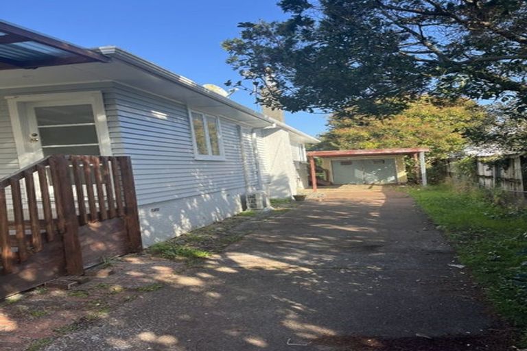 Photo of property in 20 Chilcott Road, Henderson, Auckland, 0612